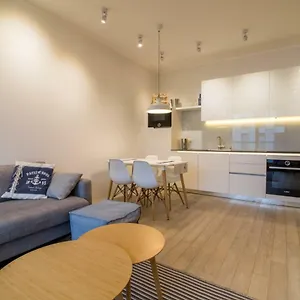 https://nadmorski-dwor-wood-apartment.gdanskhotel.org